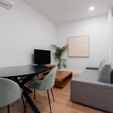 Apartamentos Reformados En Metro Pacifico Alquiler Temporal Madrid Eksteriør billede