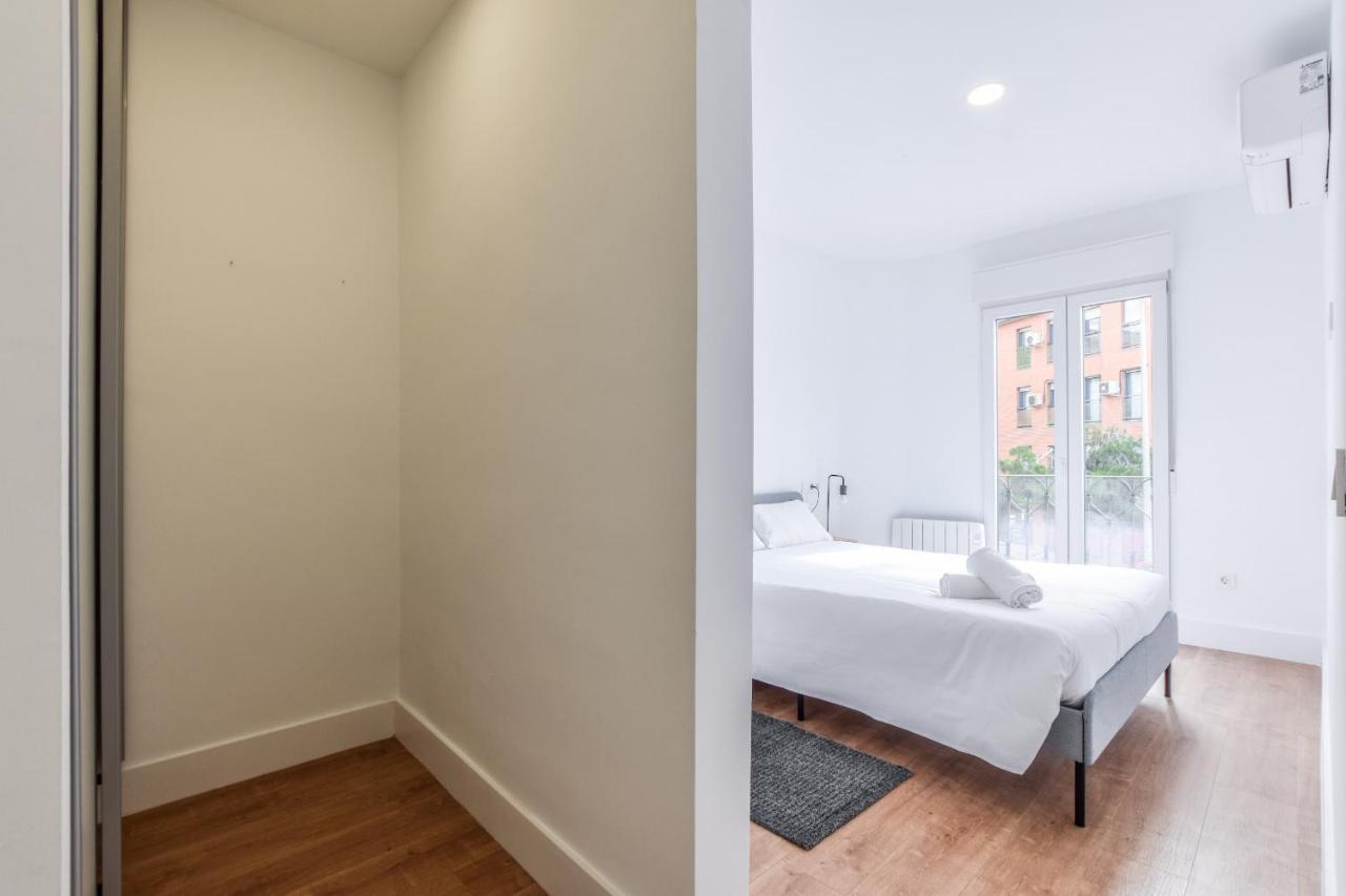 Apartamentos Reformados En Metro Pacifico Alquiler Temporal Madrid Eksteriør billede