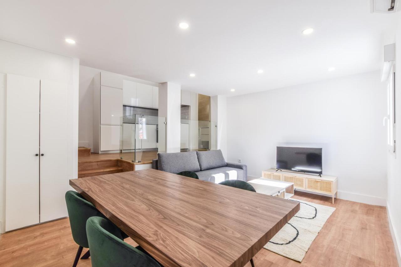 Apartamentos Reformados En Metro Pacifico Alquiler Temporal Madrid Eksteriør billede
