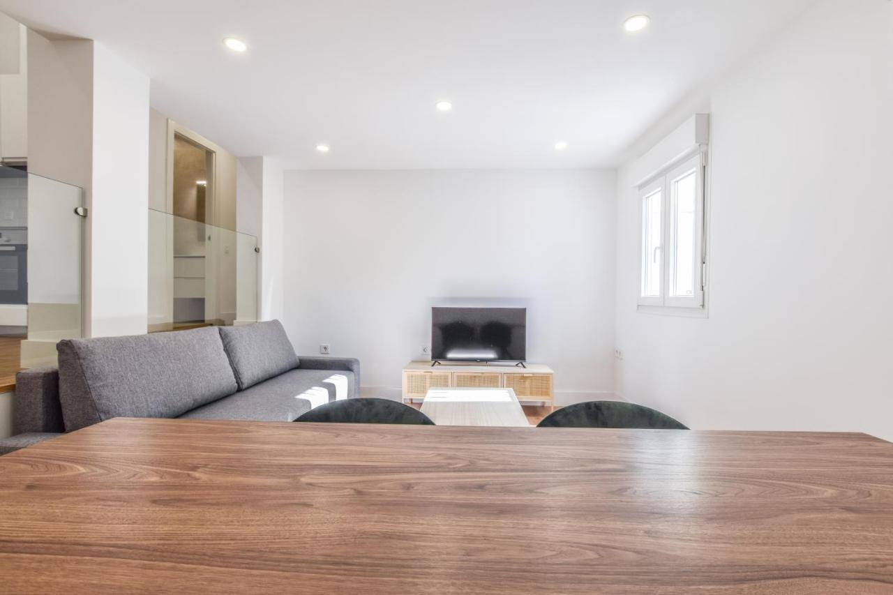 Apartamentos Reformados En Metro Pacifico Alquiler Temporal Madrid Eksteriør billede