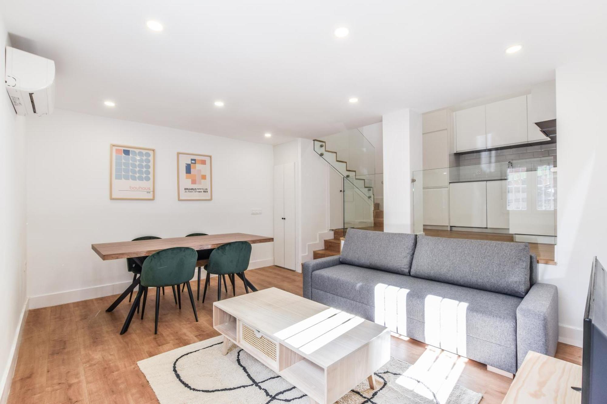 Apartamentos Reformados En Metro Pacifico Alquiler Temporal Madrid Eksteriør billede