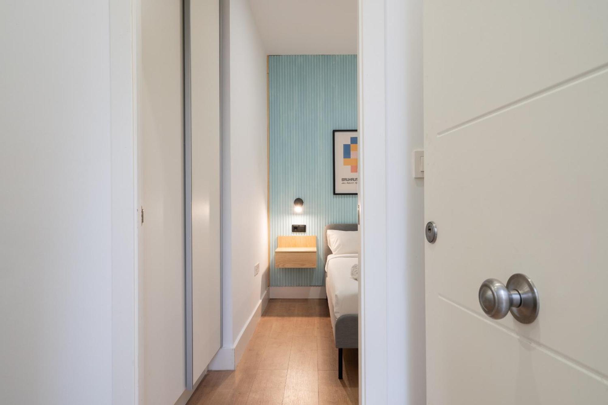 Apartamentos Reformados En Metro Pacifico Alquiler Temporal Madrid Eksteriør billede