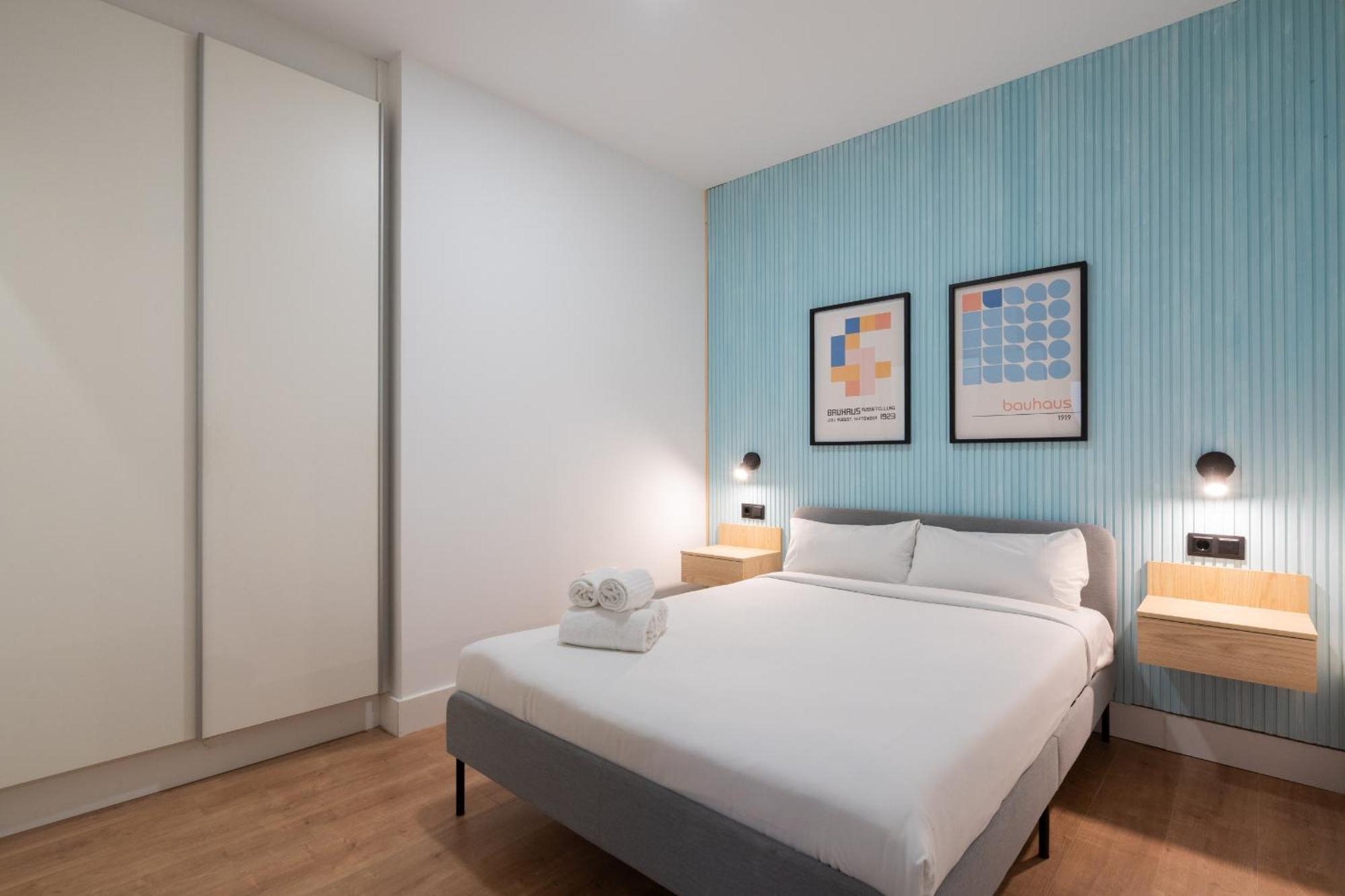 Apartamentos Reformados En Metro Pacifico Alquiler Temporal Madrid Eksteriør billede