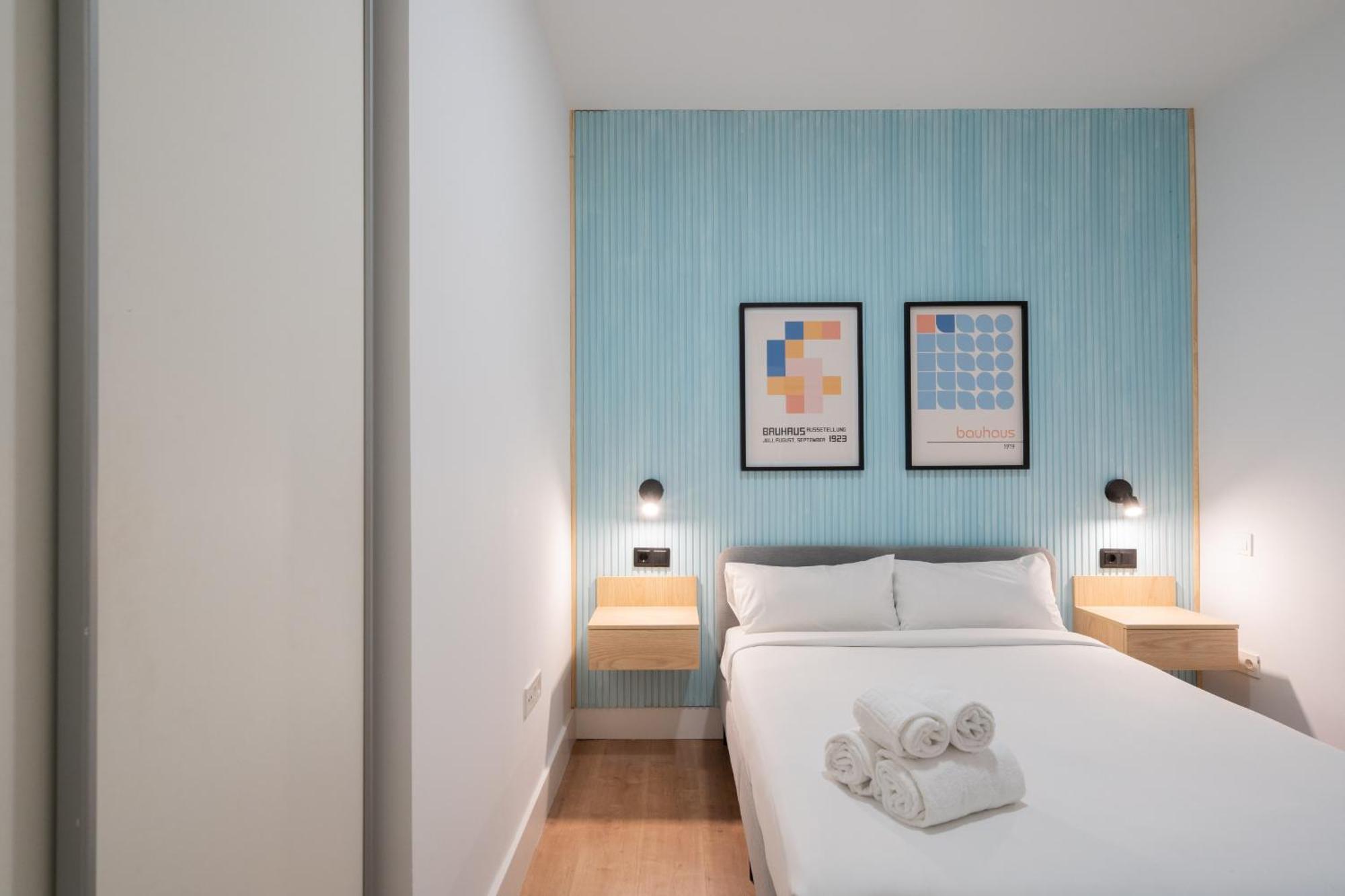 Apartamentos Reformados En Metro Pacifico Alquiler Temporal Madrid Eksteriør billede