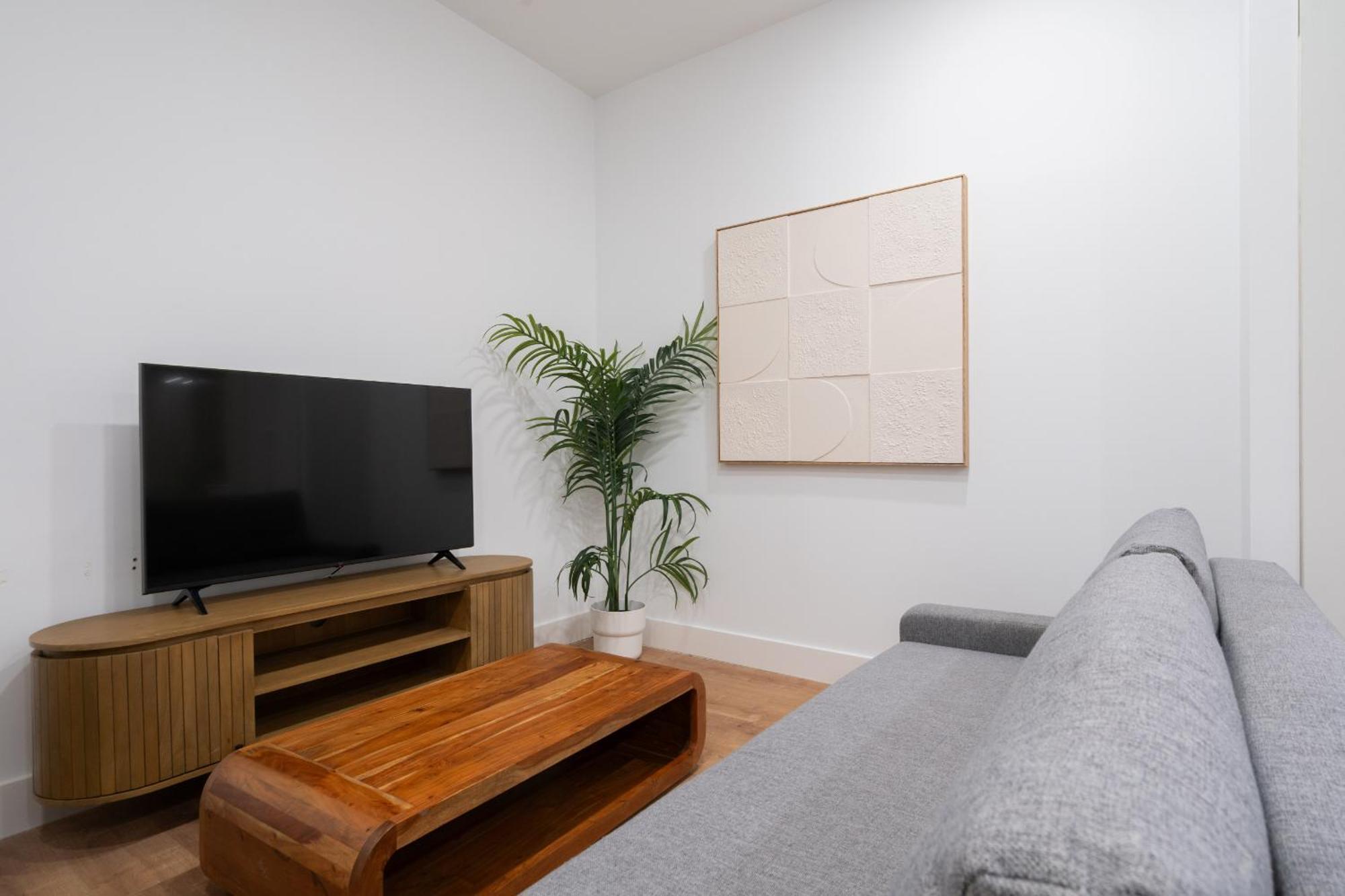 Apartamentos Reformados En Metro Pacifico Alquiler Temporal Madrid Eksteriør billede