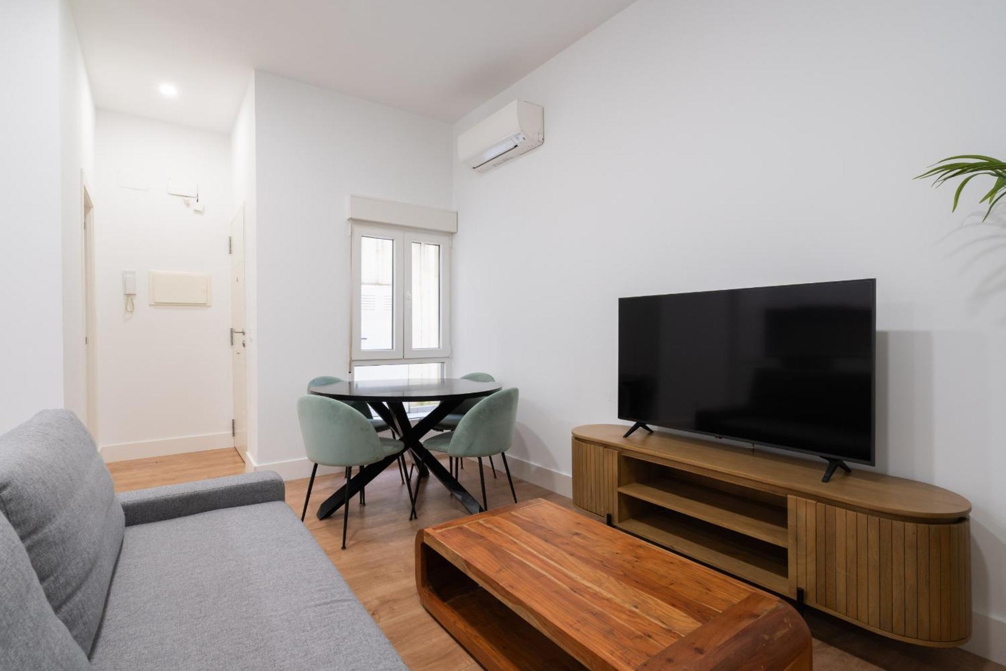 Apartamentos Reformados En Metro Pacifico Alquiler Temporal Madrid Eksteriør billede