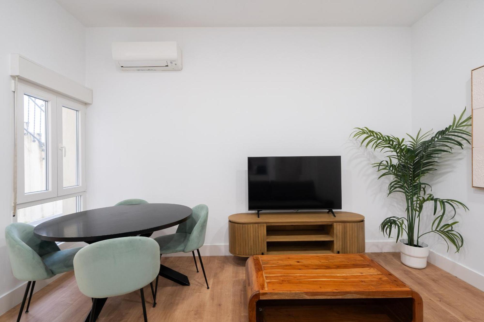 Apartamentos Reformados En Metro Pacifico Alquiler Temporal Madrid Eksteriør billede